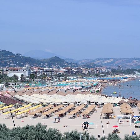 Suite113 In The Center With Beach Pescara Exteriör bild