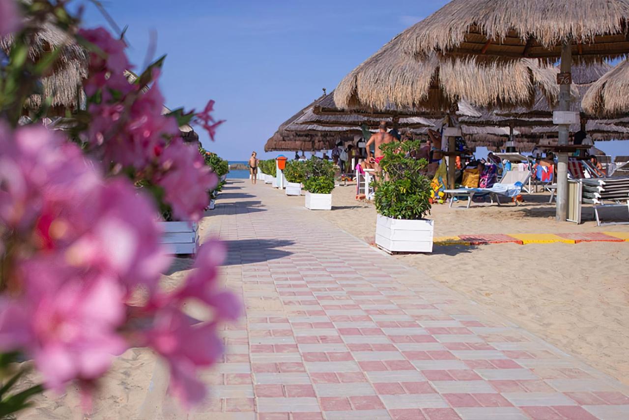 Suite113 In The Center With Beach Pescara Exteriör bild